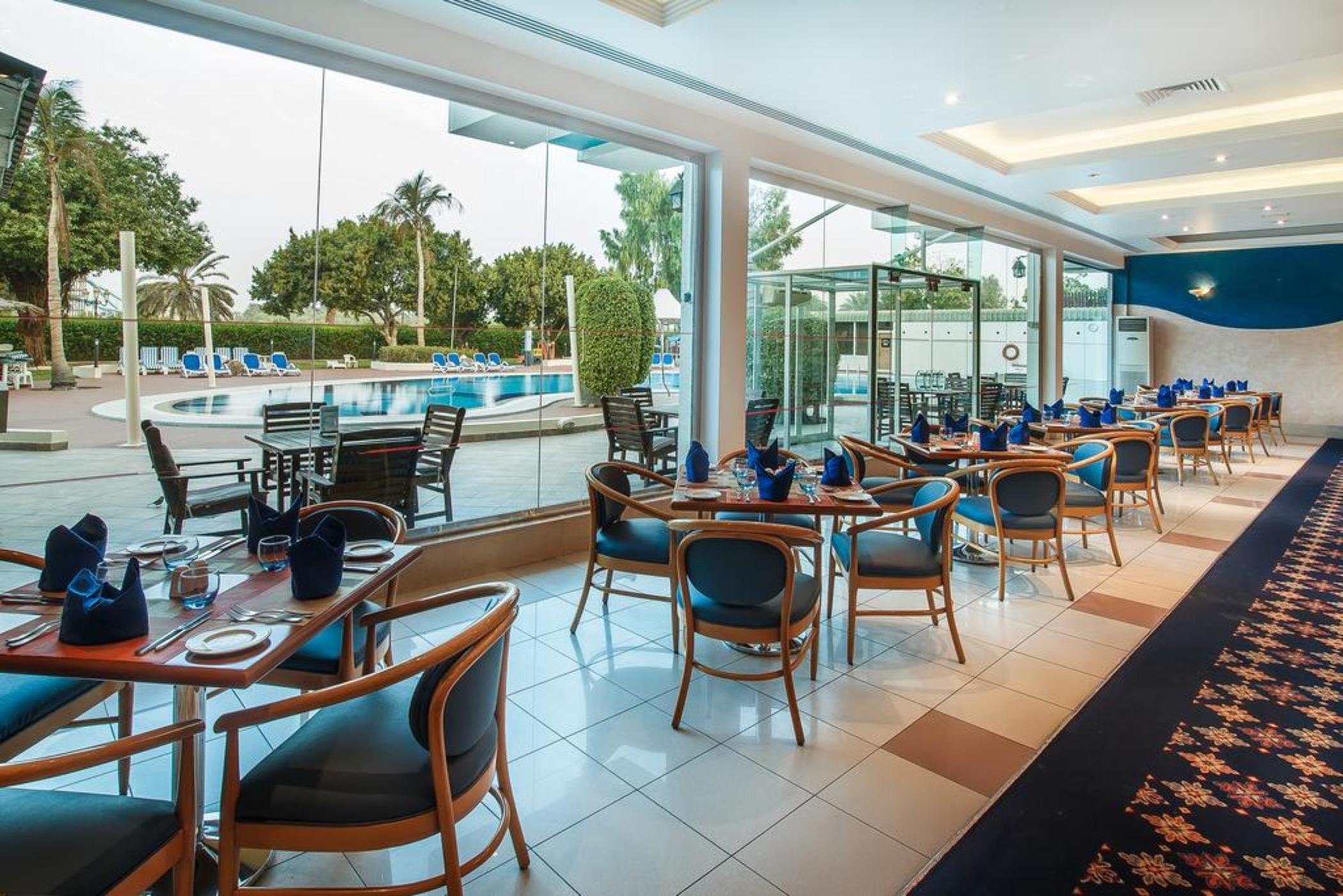 Holiday International Σάρτζα Εξωτερικό φωτογραφία